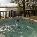 Holiday home Heron With Hot-tub