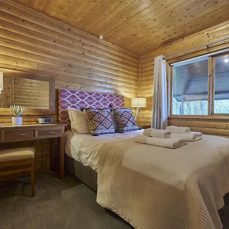 Heron With Hot-tub 度假居